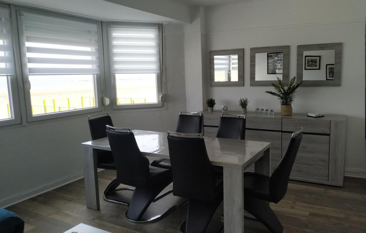 Magnifique Vue Pour Ce T2 Totalement Renove Classe Meuble De Tourisme 3 Etoiles Dunkirk